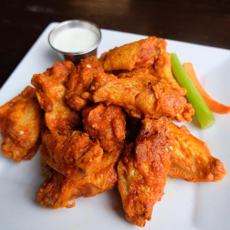 Delicious Chicken Wings: A Crowd Favorite